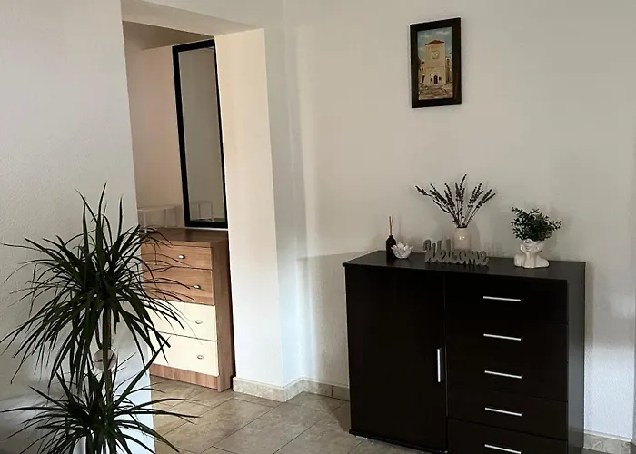 Apartmani Predovan * Vrsi
