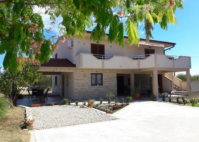 Apartmani Predovan *